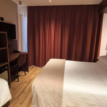 Hotel Canada-2