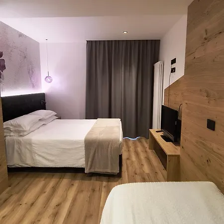 Hotel Canada-3